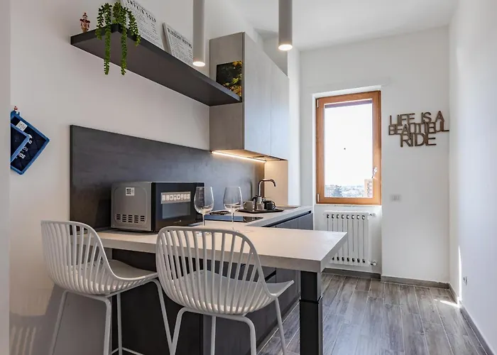 Licia & Tonino Apartments Near The Station