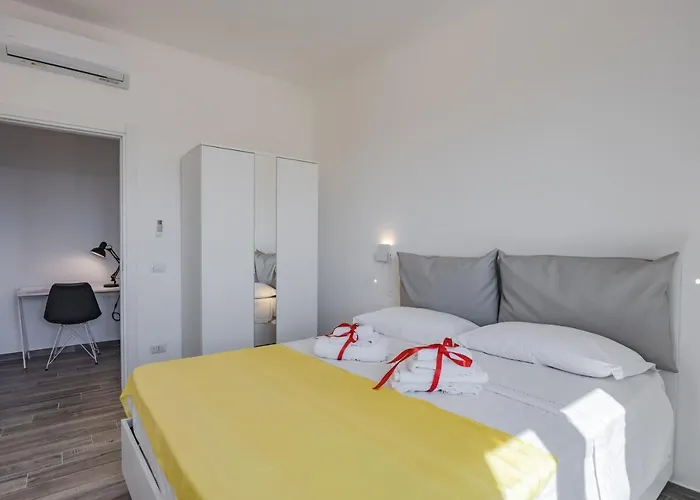 Licia & Tonino Apartments Near The Station