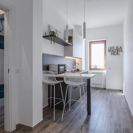 Licia & Tonino Apartments Near The Station Lecce Exterior foto