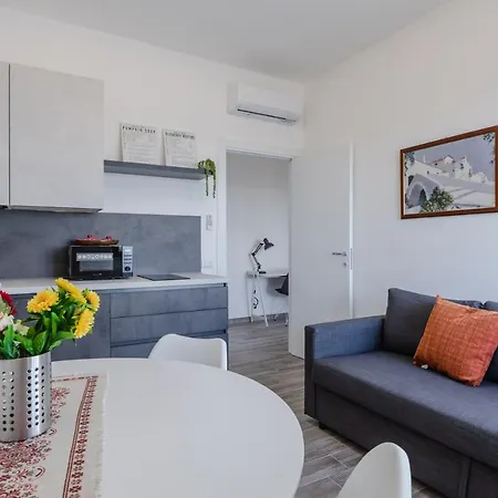Licia & Tonino Apartments Near The Station Lecce Exterior foto
